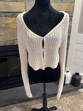 LA Hearts Light Cream Open-Knit V-Neck Women’s Sweater